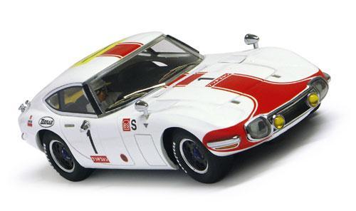 Racer Toyota 2000 GT Fuji white-red